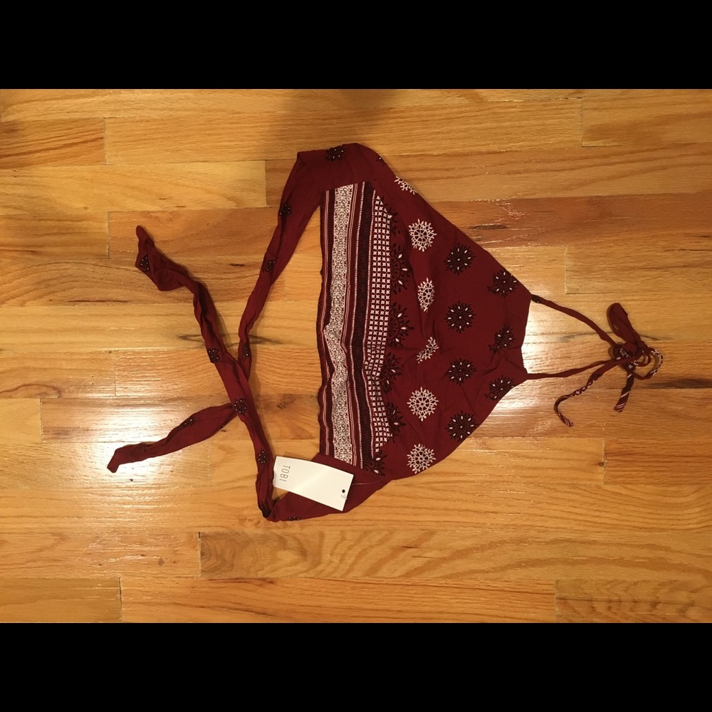 Tobi patterned halter crop top